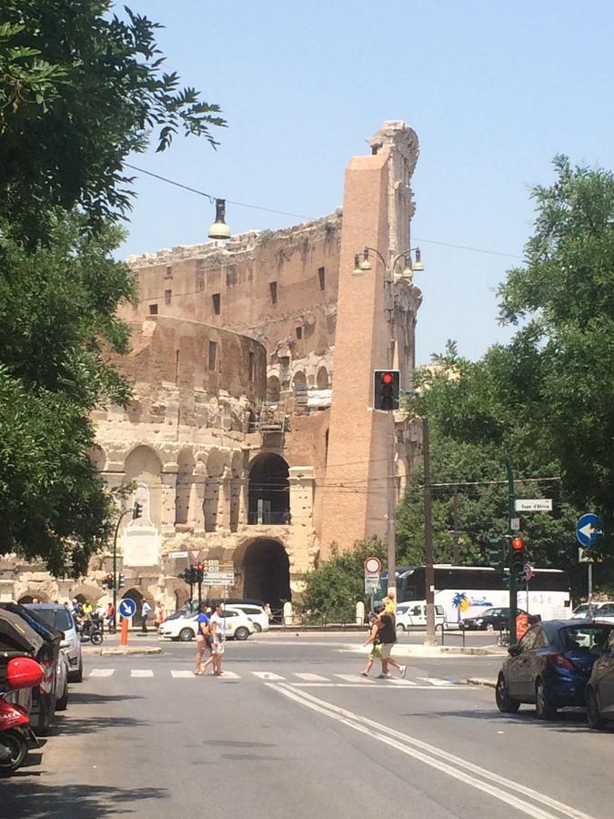 Alloggio Turistico Al Colosseo Roma Ngoại thất bức ảnh